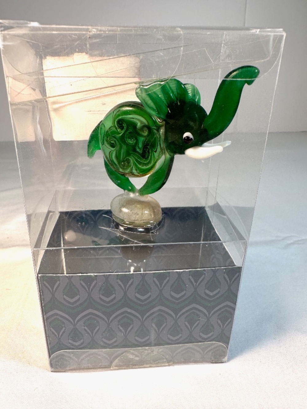 2013 Green Glass Elephant Bottle Stopper Boston Warehouse Art Glass